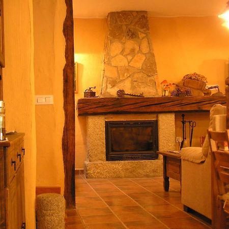 Hostal Rural Las Cuatro Calles San Martín del Pimpollar المظهر الخارجي الصورة