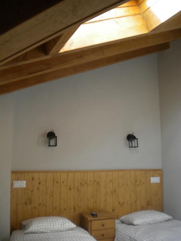 Hostal Rural Las Cuatro Calles San Martín del Pimpollar الغرفة الصورة