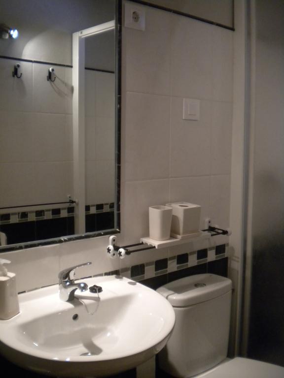 Hostal Rural Las Cuatro Calles San Martín del Pimpollar الغرفة الصورة