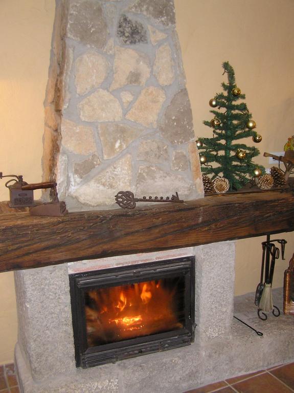 Hostal Rural Las Cuatro Calles San Martín del Pimpollar المظهر الخارجي الصورة